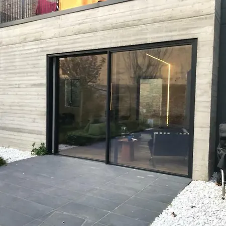 Maison d'hôtes New & Modern Design With Private Garden City Center Ferrare