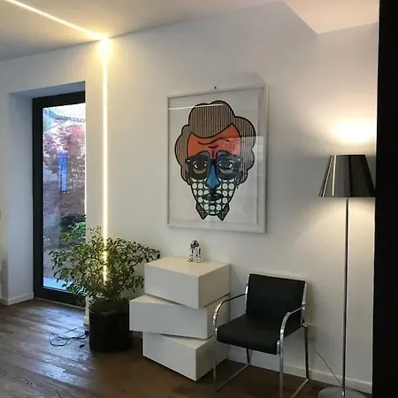 New & Modern Design With Private Garden City Center Maison d'hôtes